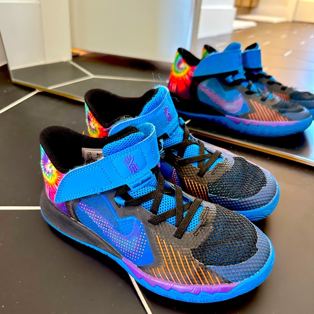 Youth Kyrie Irving Nike Sneakers